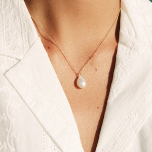 Estée Necklace with Pearl