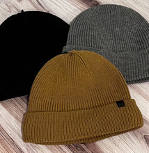 Load image into Gallery viewer, Everyday Beanie with satin-lining
